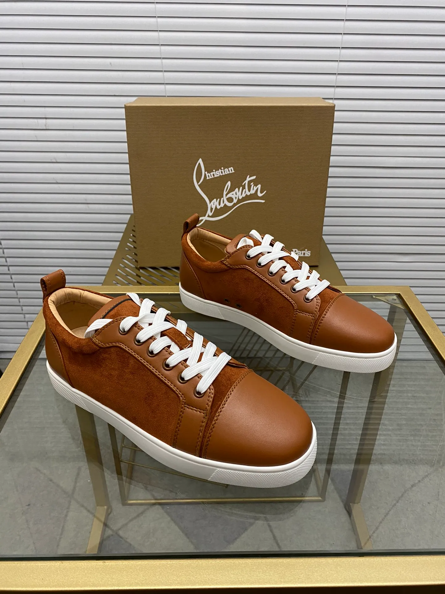 (Customized model) Ex-factory price is 480. christian louboutin (CL red sole shoes) counter series, casual sneakers for couples 📢 📢 📢 Exclusive hot style release 🎈🎈💪 Movable latex feet 👻 Finished outsole line [Proud] 😝Female 35-40# Male 38#-46, global supply😝 [Top version]: Original imported genuine leather upper, top original leather lining, original molded TPU outsole, original 1:1 detail processing, original shoe last,